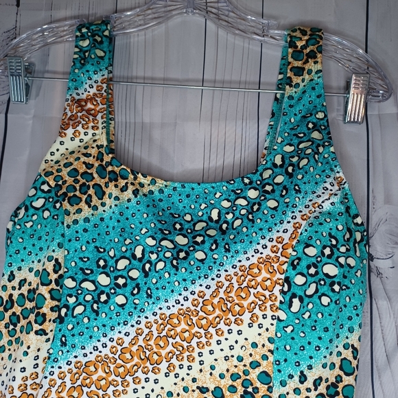 Swimmart Stylish Multicolor Animal Print Women's Bathing Suit - Picture 2 of 9